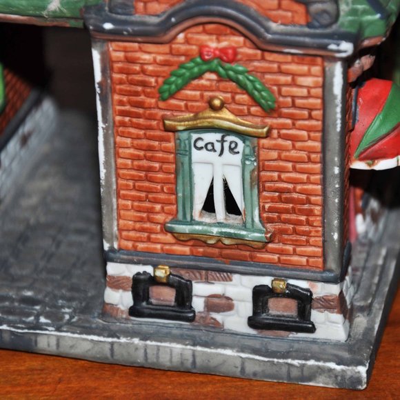 Vintage Dickens Collectible Victorian Series Train Station & Cafe Lighted House - Picture 4 of 10